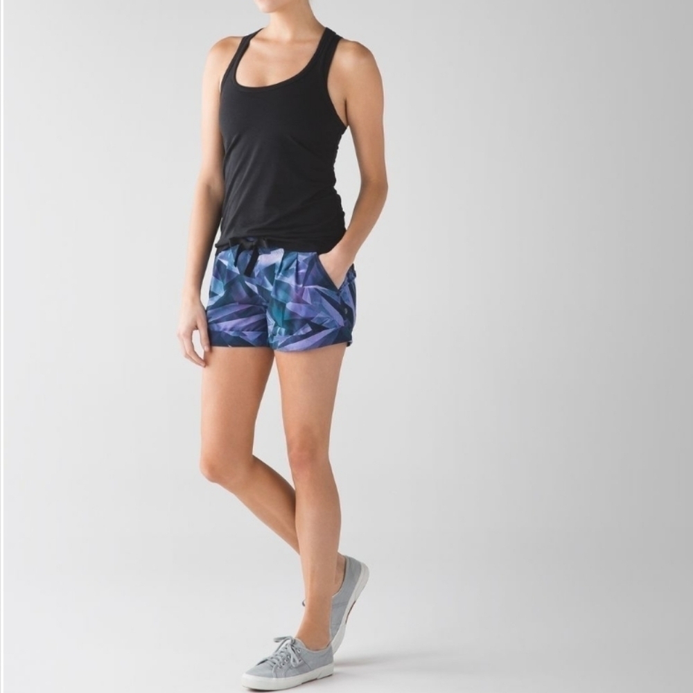 Lululemon Spring Break Away Short Pretty Prism‎ Multi Size 4